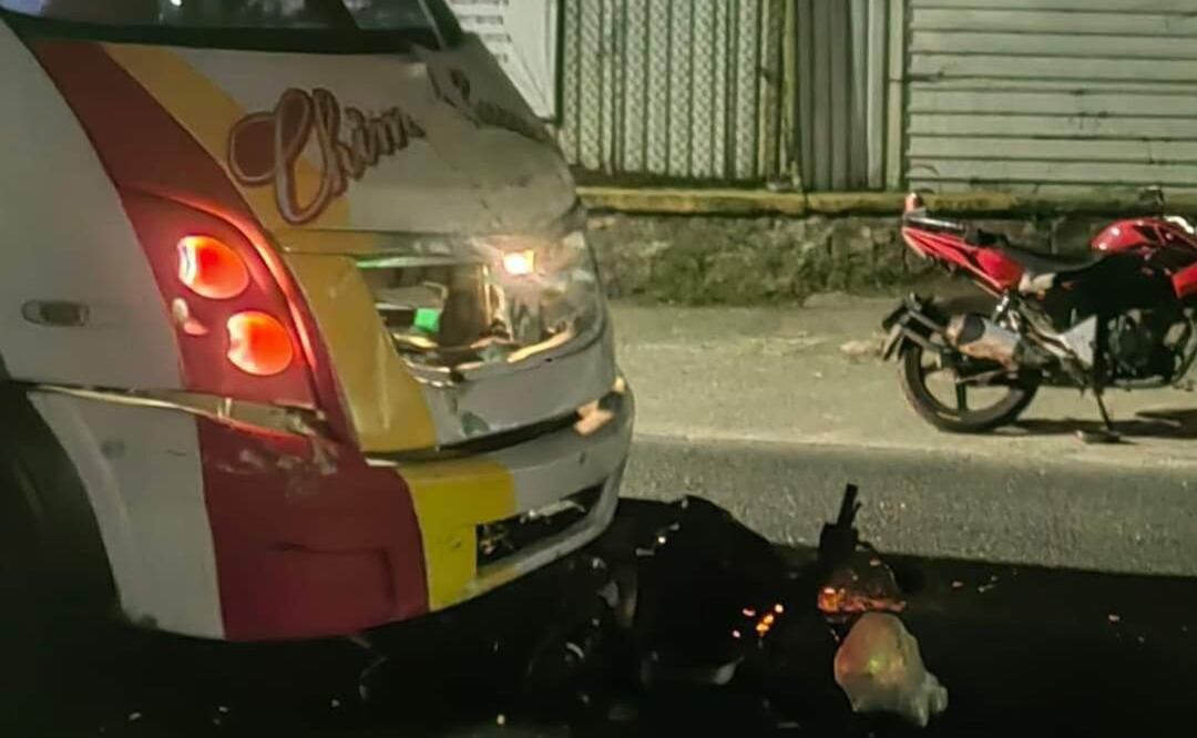Motociclista fallece atropellado por camión de transporte público en Nezahualcóyotl