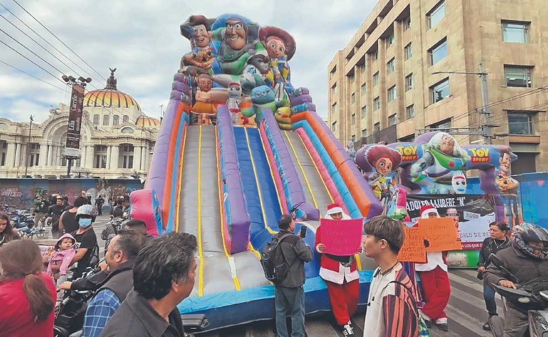 Vecinos de la Tabacalera rechazan la feria navideña del Monumento a la Revolución. Foto: (Juan Carlos Williams. El Gráfico)