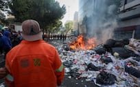 Vacían contenedores de basura en oficinas del Gobierno de la CDMX: ¿qué piden trabajadores de limpia?