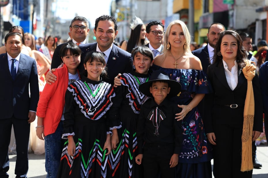 Huixquilucan presume desfile patrio con miles de asistentes y saldo blanco. Foto: (Especial)