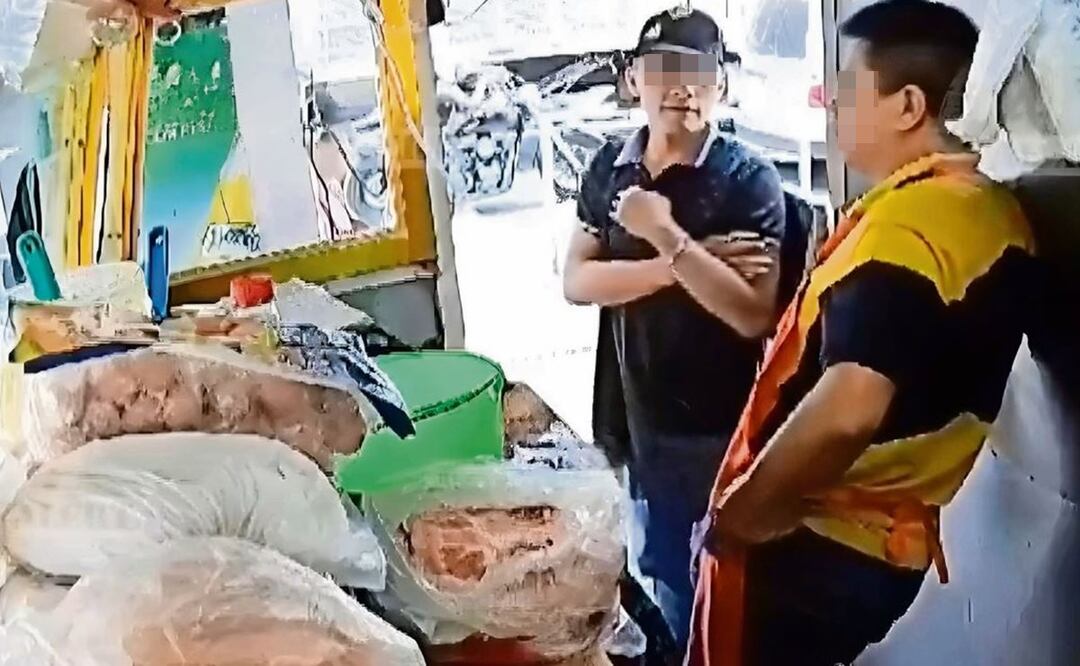 ¡Atrapado! Graban a un extorsionador amenazando a un tortero, en Iztapalapa