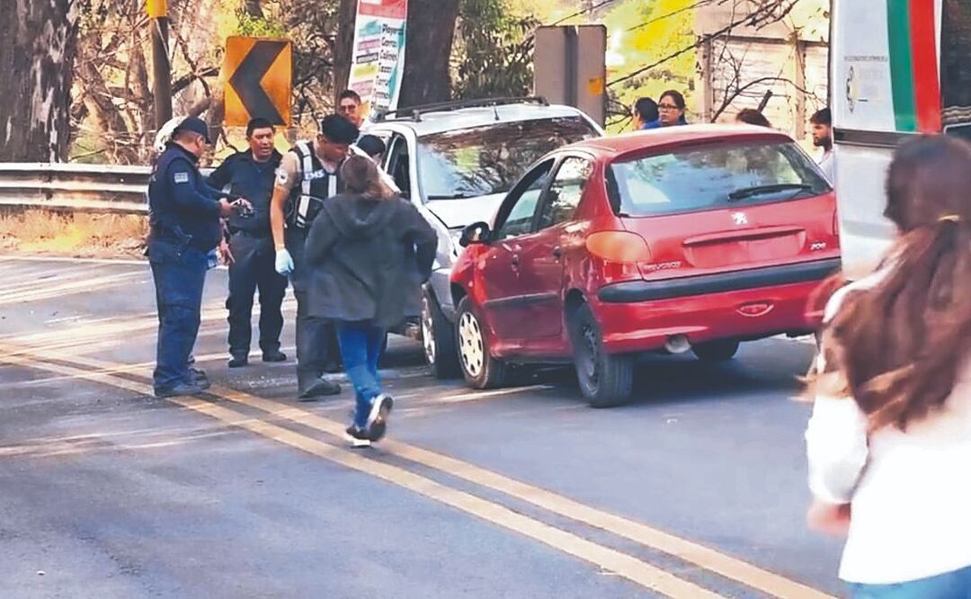 Balearon a mujer en la México - Cuernavaca, chocó y murió