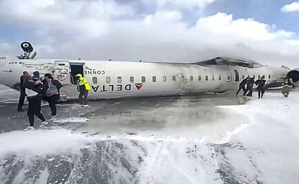 “Quedamos como murciélagos”: Pasajera de accidente aéreo en Toronto responde dudas de internautas