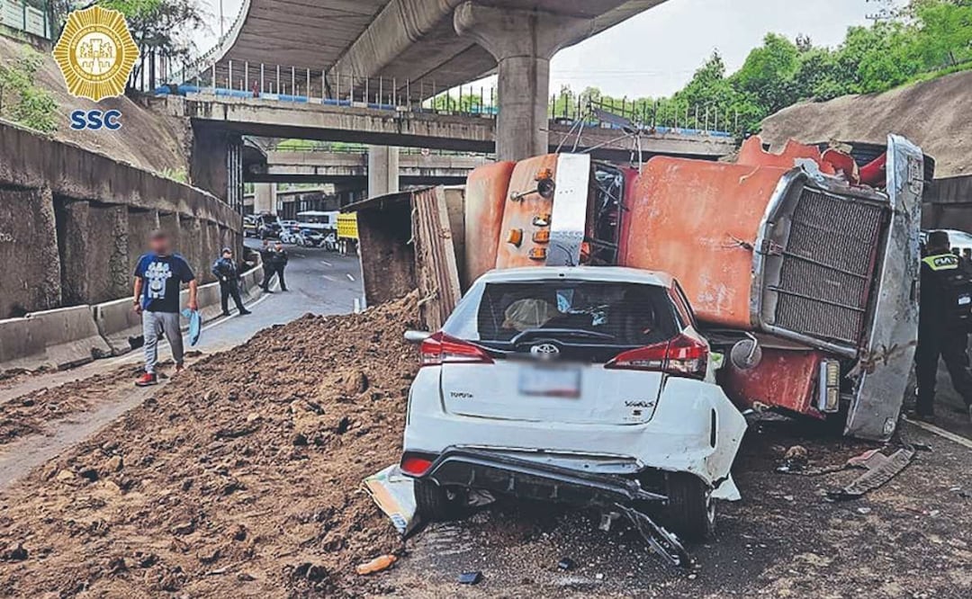 Camión sin frenos arrasa con 5 carros en Periférico