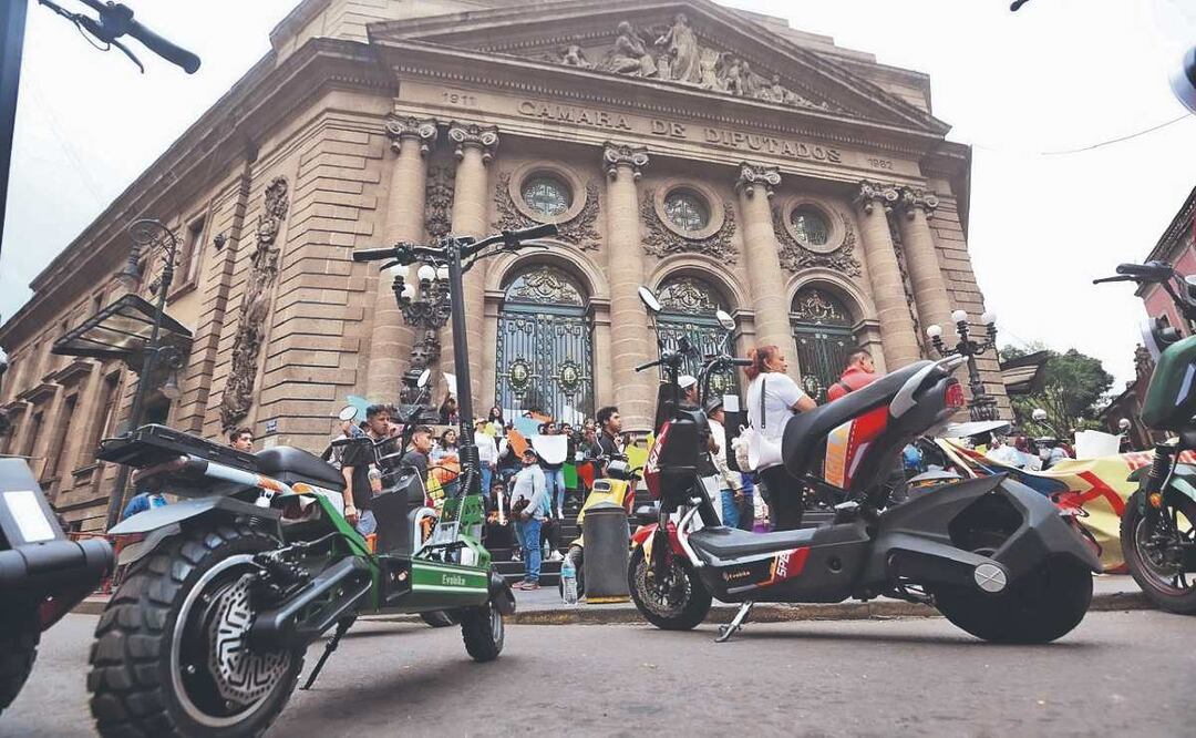 Nueva ley para scooters y motobicis. Foto: (Valente Rosas. El Gráfico)