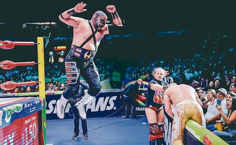 Hechicero busca el Campeonato Universal del CMLL tras vencer a Claudio Castagnoli