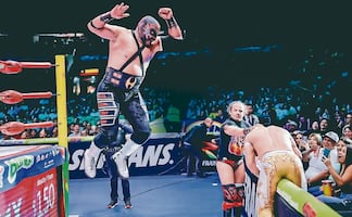 Hechicero busca el Campeonato Universal del CMLL tras vencer a Claudio Castagnoli