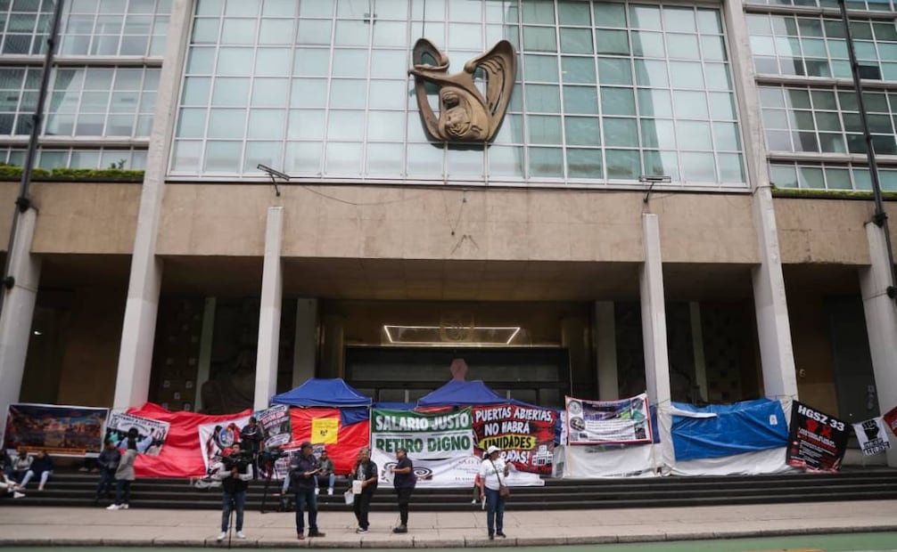 Megamarcha de Trabajadores del IMSS. Foto: (Carlos Mejía)