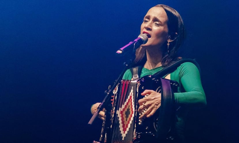 Julieta Venegas responde a críticas por La Niña Futbolista: “No cobré por esa canción”