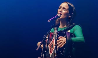 Julieta Venegas responde a críticas por “La Niña Futbolista”, “No cobre por esa canción”