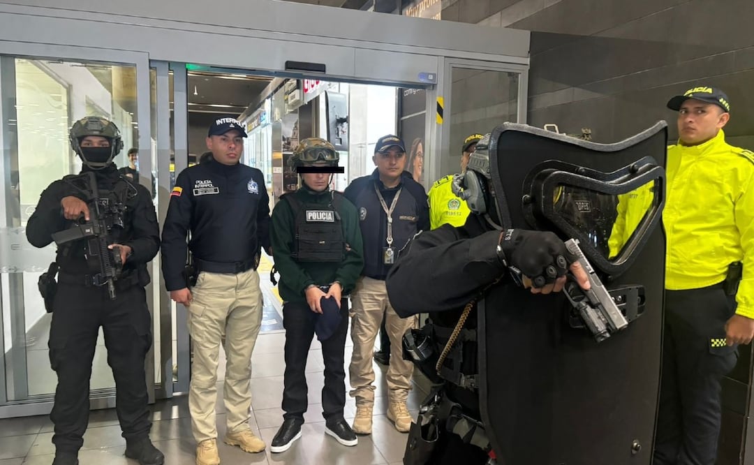 Capturan en calles de Polanco a "El Lobo Menor", autor intelectual del asesinato del excandidato presidencial de Ecuador
Imagen: X