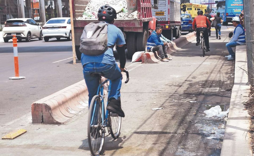 Foto: Santiago Cadena (Ciclovía La Gran Tenochtitlán: Reportan daños e invasión de autos antes de su inauguración)