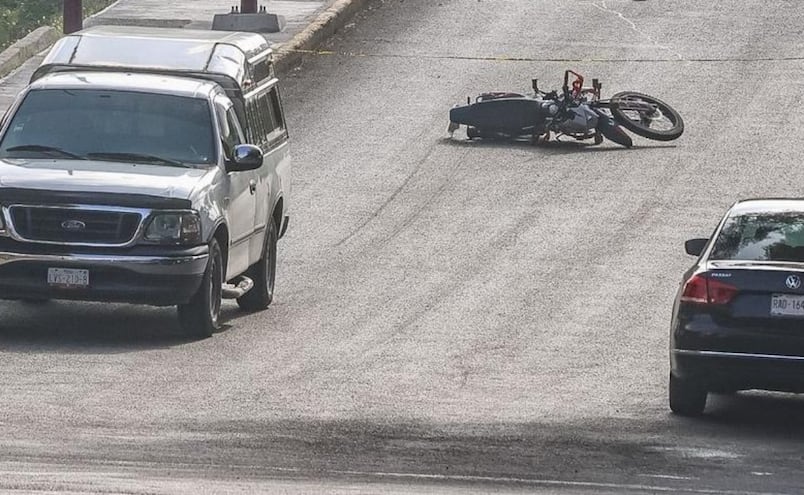 ¡Rápido al cementerio! Motociclistas pierden la vida tras ir a exceso de velocidad en Tlalnepantla 