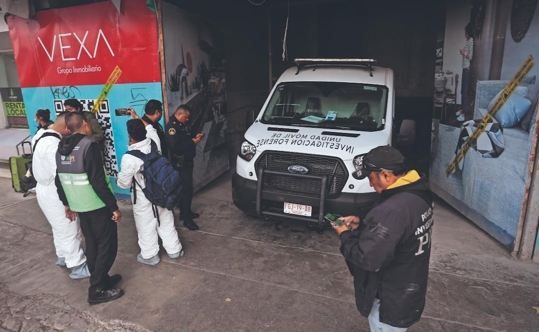 Albañil cae de 10 metros y muere en una construcción de la Benito Juárez. Foto: (Luis Camacho. El Gráfico)