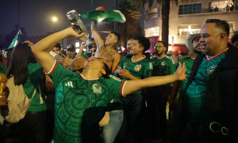 "Se orinan donde quieran": Vecinos del Ángel y Reforma explotan por festejos de México