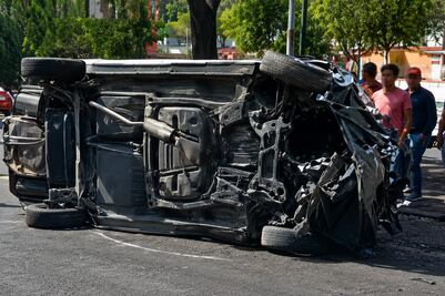 Brutal volcadura en Zaragoza deja conductor prensado y caos vial en Iztapalapa