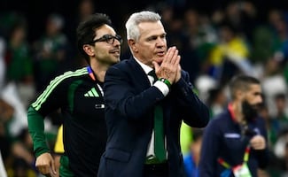 Javier Aguirre agarra la bronca y va por el rescate del Valencia en LaLiga