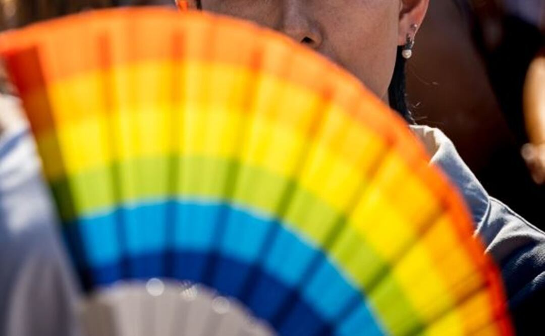 ¡Le toca soportar! ¿Cómo le digo a mi papá homofóbico que soy gay?