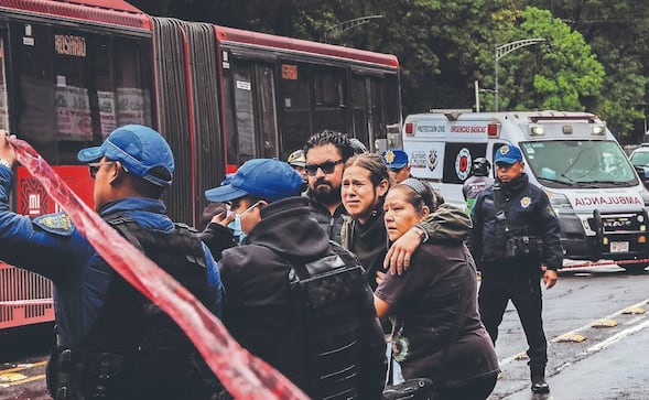 ¡Choque mortal contra el Metrobús! Muere copiloto de moto en la GAM