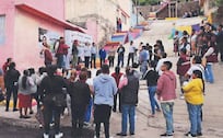“Hombro a hombro”; vecinos y gobierno rehabilitan calles olvidadas en Ecatepec