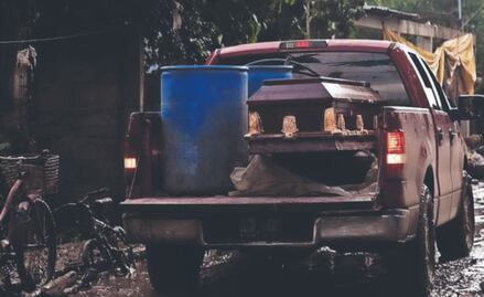 Entre lodo y lágrimas, hallan el cuerpo de Yaira en su casa tras inundación en Veracruz