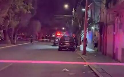 Sicarios en moto persiguen y asesinan a un hombre en calles de Naucalpan