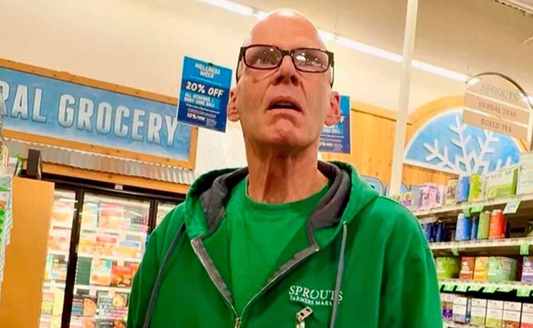 Imagen: Captura de pantalla (¿Un dólar lo cambió todo? La increíble historia de generosidad de un indigente)