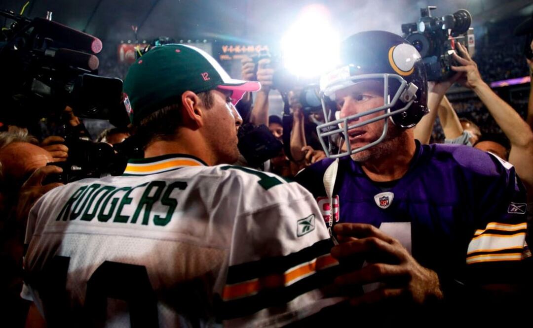 Aaron Rodgers y Brett Favre en 2009. Foto: AP