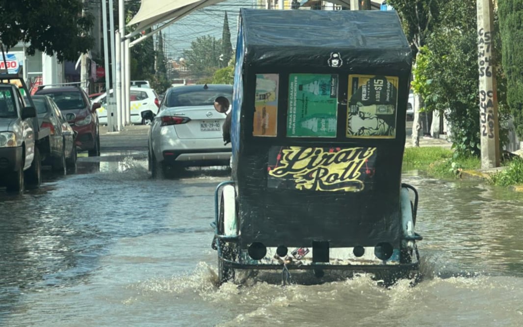 Inundación en Neza (Foto: Sergio Trejo)