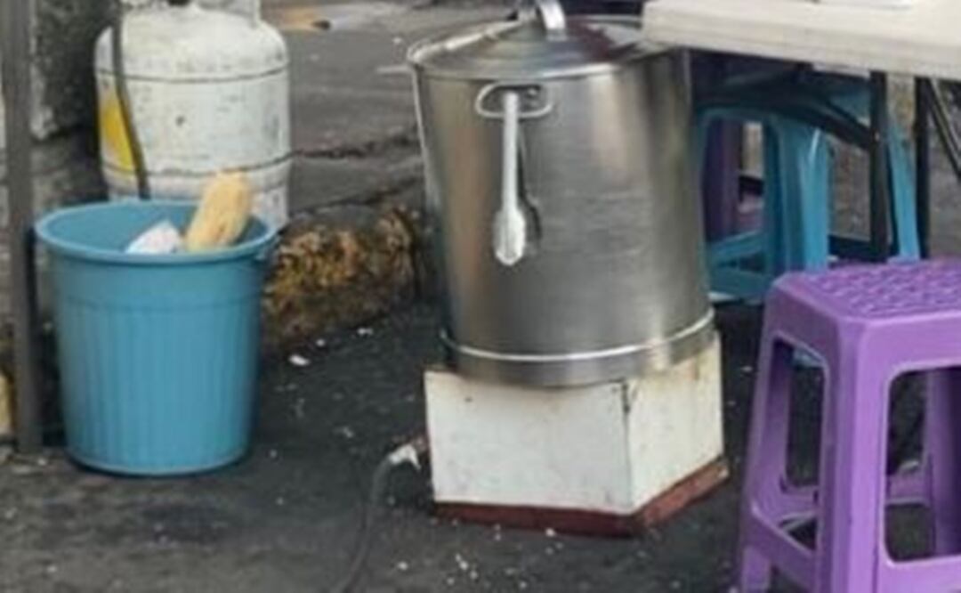 Tamalero encuentra a su hijo asesinado a golpes y acuchillado dentro de su local, en CDMX