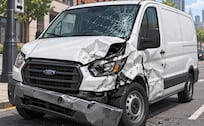 ¡Polvo guadalupano! Se registra un fuerte choque vehicular en Azcapotzalco, no hay victimas