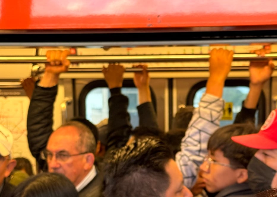 ¡Sálvese quien pueda! Línea 3 y B del Metro CDMX están a reventar este 1 de septiembre (Foto: X)