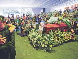 Uruapan de luto: despiden al alcalde Carlos Manzo tras su asesinato