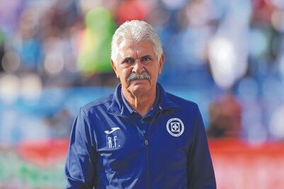 Tuca Ferretti arremete contra Anselmi por romper contrato con Cruz Azul