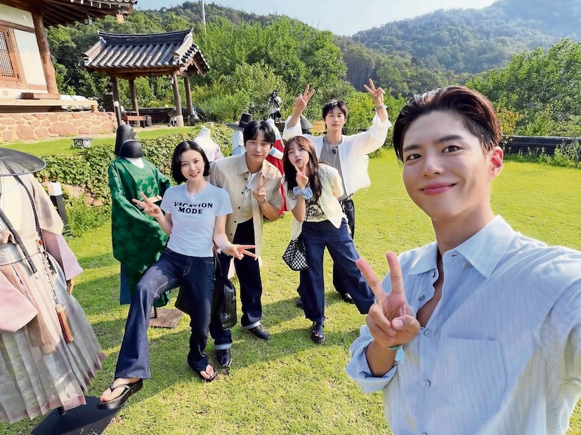 ¡Reencuentro de K-drama! Park Bo Gum y el elenco de "Amor bajo la luz de la luna" celebran 10 años
Foto: Redes Sociales