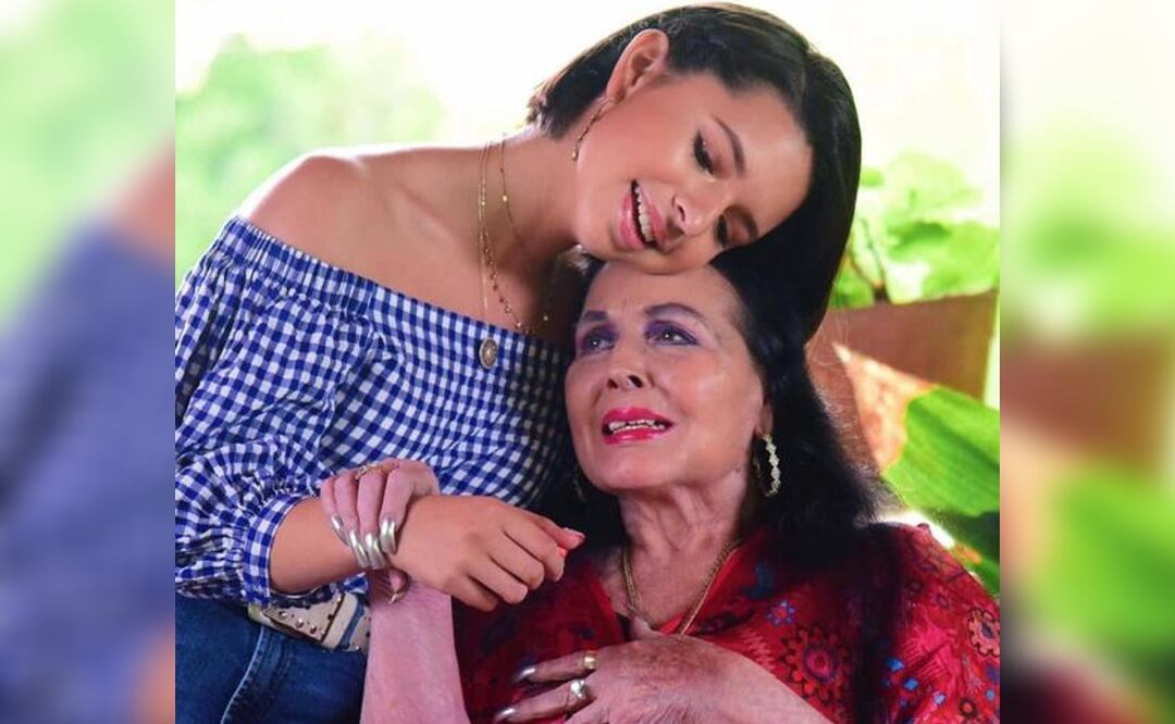 ¡Las terceras en discordia! Ángela Aguilar repite la historia de su abuela, Flor Silvestre