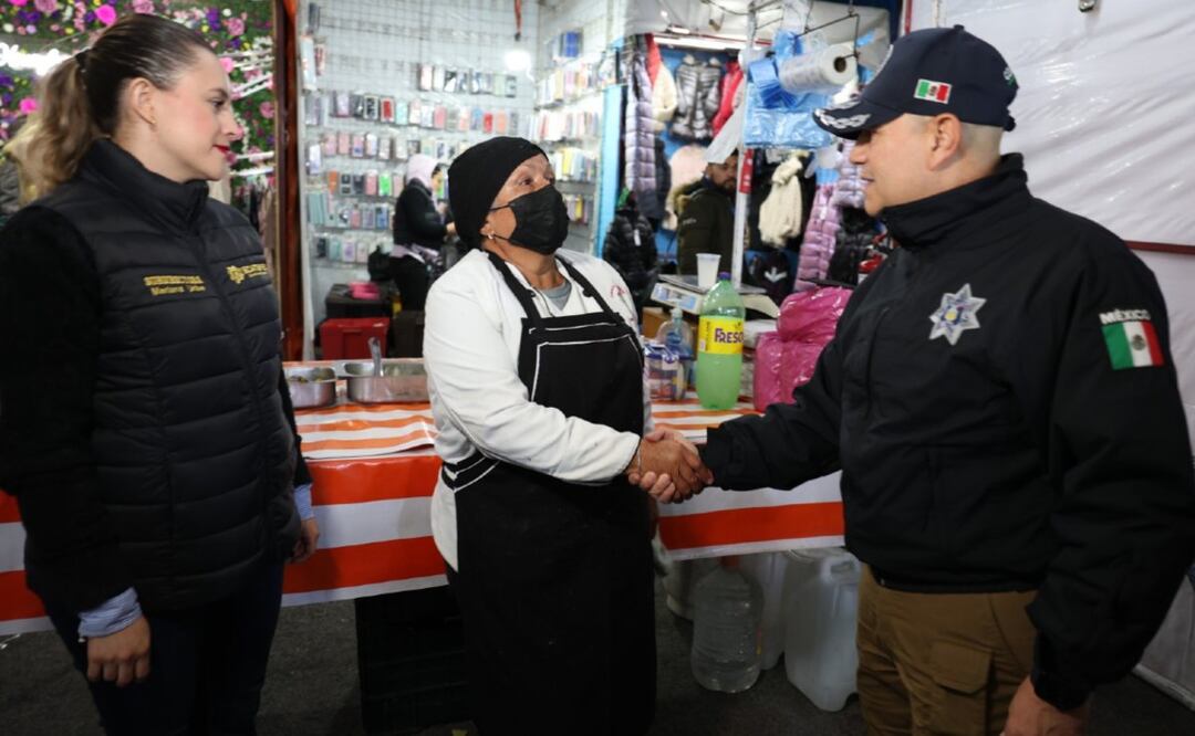 Foto: Especiales (Tianguis seguros en Ecatepec: Inicia operativo navideño)