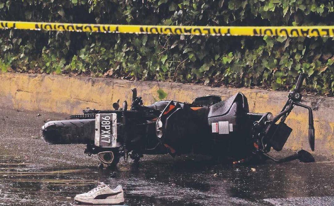 Motociclista se estampa y muere en Iztapalapa. Foto: (Osmar Alvarado. El Gráfico)