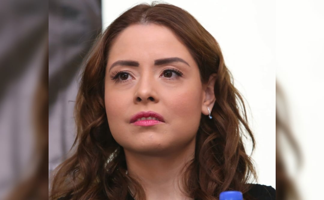 Grafóloga encara a MaryFer Centeno en FIL de Guadalajara y le dice sus cositas