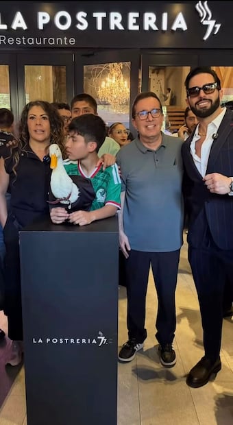 Pato Merlín y su familia junto a Poncho de Nigris (Vía: Instagram)