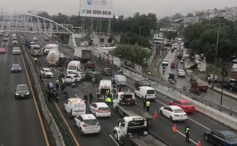 Tragedia en Ecatepec: Pipa provoca carambola en Ecatepec y mata a motociclista