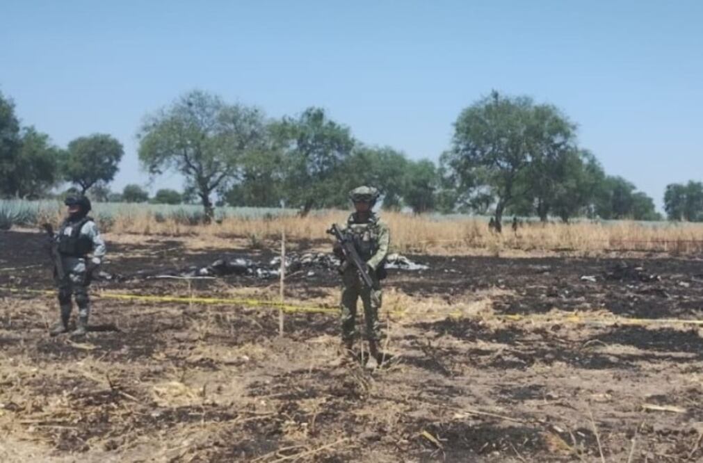 Aeronave de la Fuerza Aérea Mexicana en Ameca se desploma en Ameca, Jalisco. Foto: (Especial)