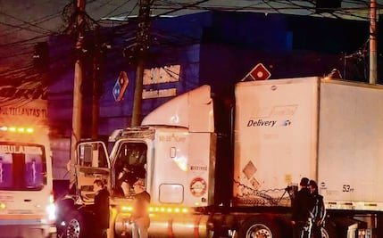 Choque mortal en la López Portillo deja frío a un trailero, ¿quién tuvo la culpa?