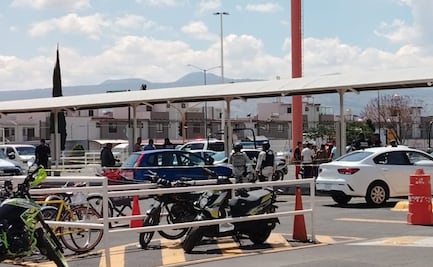 Dos muertos; En Chalco atacaron a dos hombres en estacionamiento de Soriana