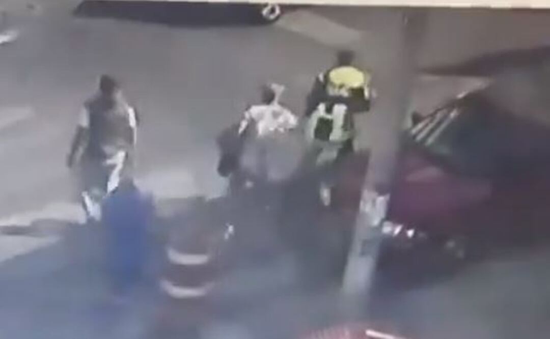 Atoran a narcomenudistas por amagar y desarmar a un policía, cerca del Estadio Azteca