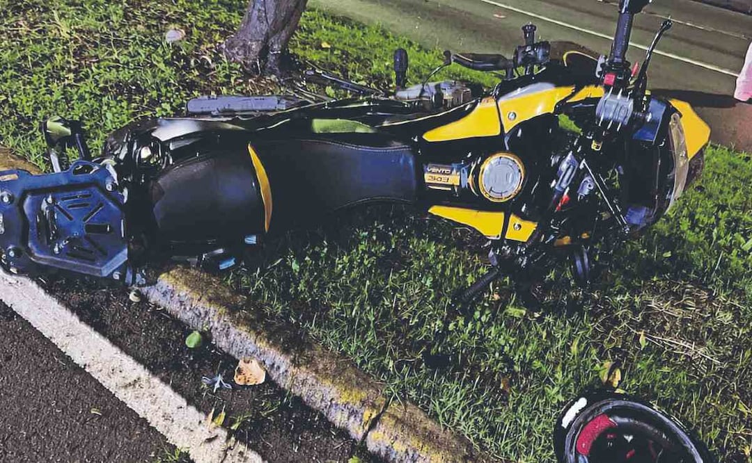 Biker se estrella en el Anillo Periférico y muere a la altura de la colonia Toriello Guerra. Foto: (Especial)