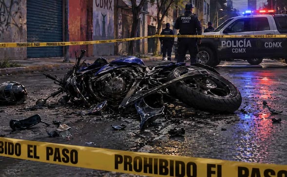 Les dan llegue por atrás a motociclistas y uno muere en Coyoacán