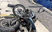¡Choques al 2x1! Motociclistas se estampan con un camión en Xochimilco, ambos ocupantes murieron