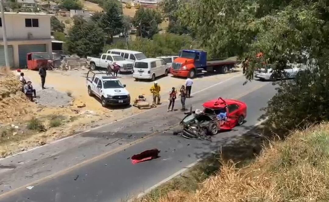 Auto chocó con tráiler y conductor muere prensado en carretera Naucalpan-Toluca