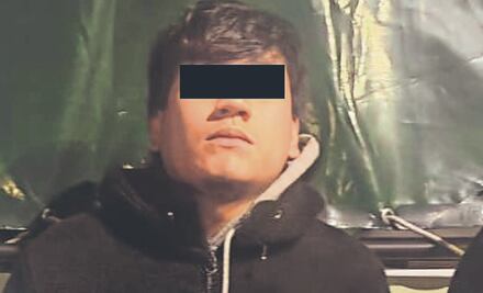 Un joven de 18 años es detenido por homicidio ¿qué tenía oculto entre su ropa?
